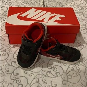 Nike Toddler Boys Size 8c Velcro